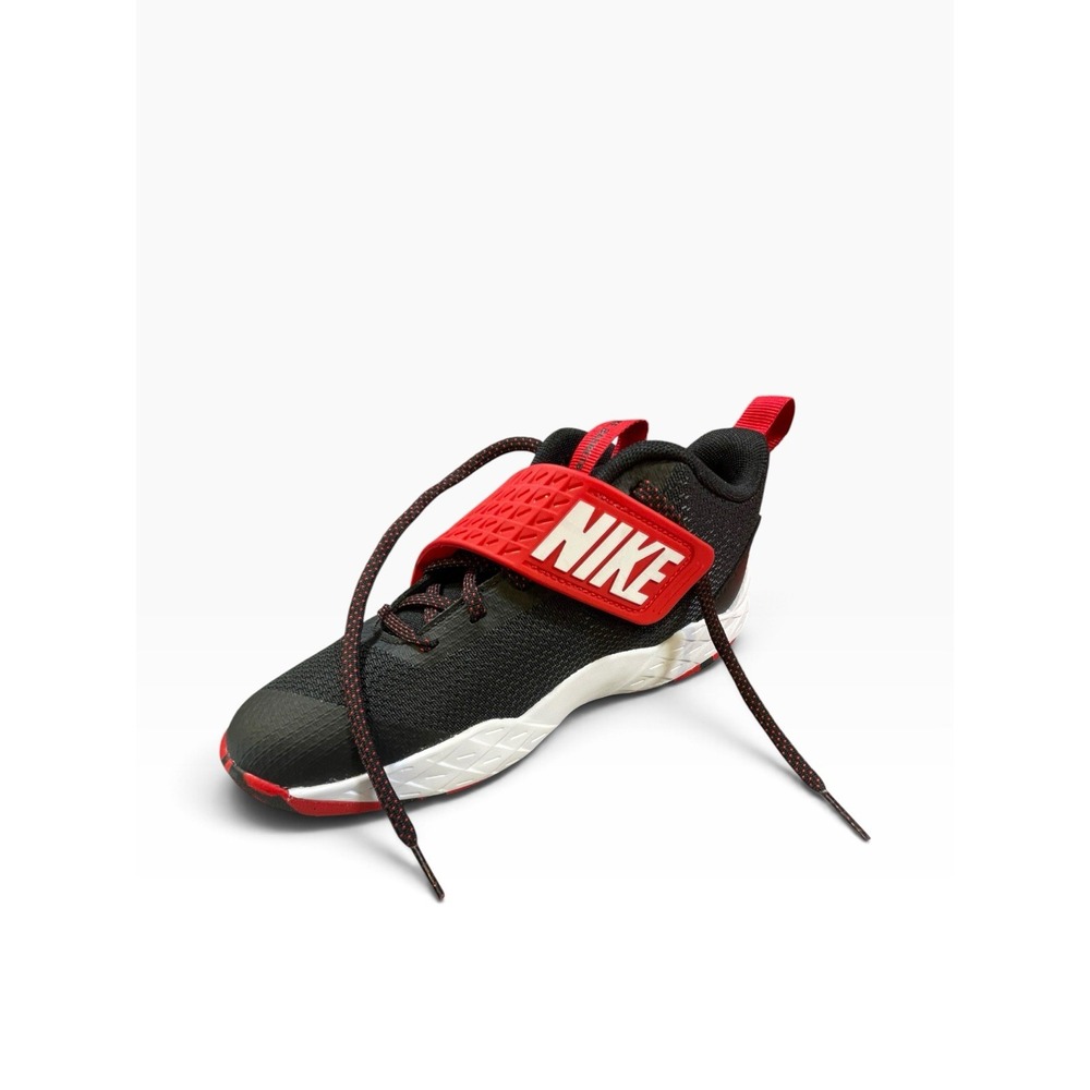 Nike Kids' Team Hustle D Basketball Shoes/ Size 5Y